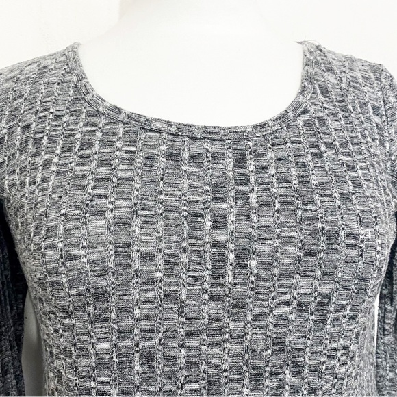 MAURICES textured knit scoop neck long sleeve crochet trim pullover sweater M - Picture 2 of 9